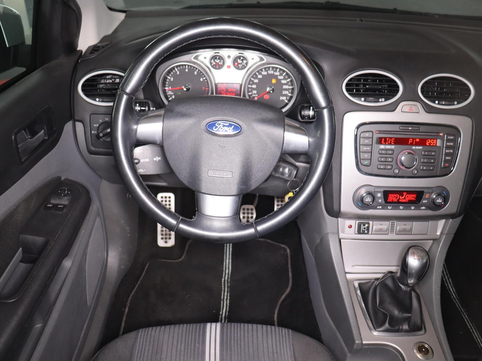 Ford Focus 2010 — photo 6