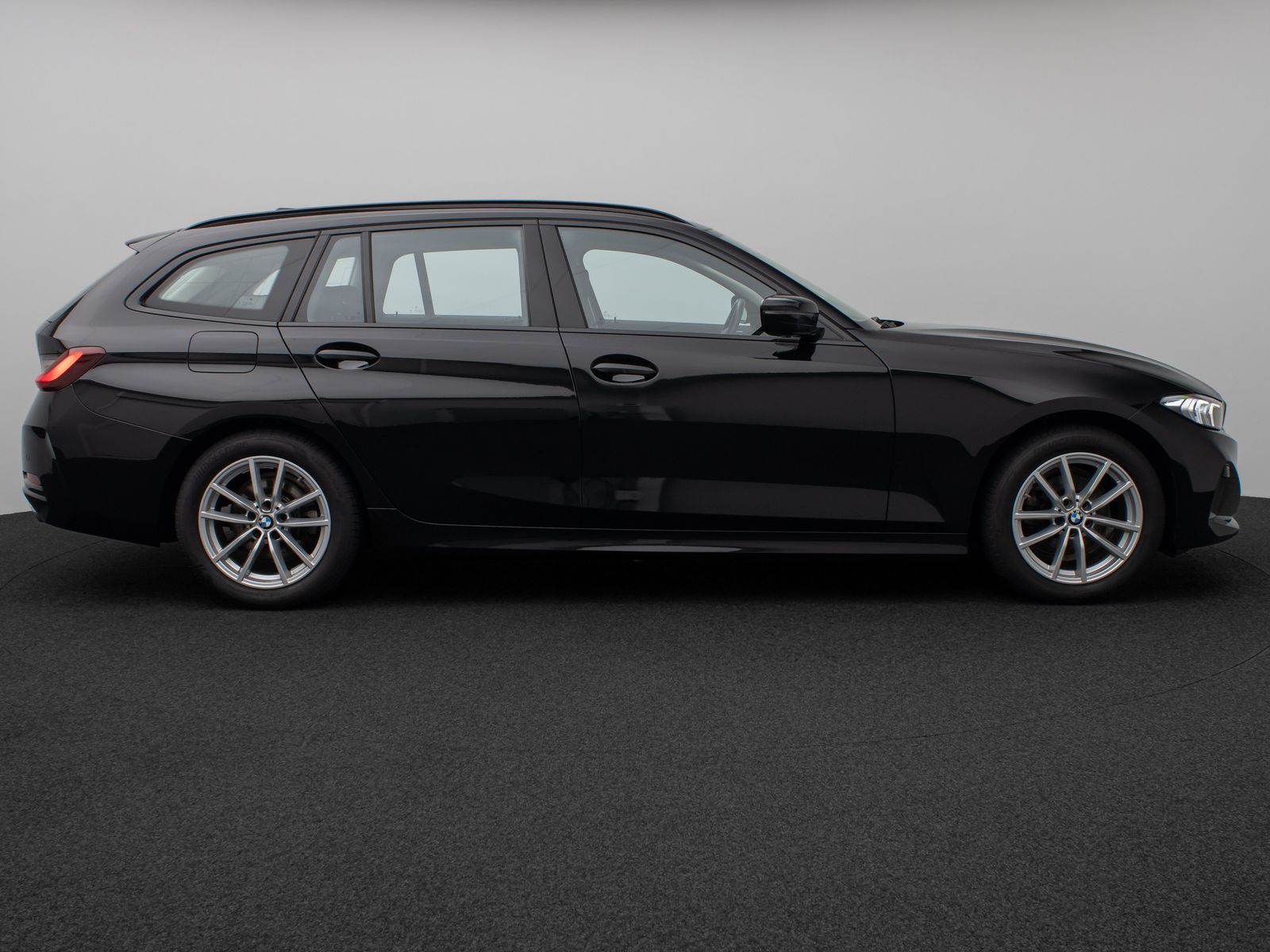 Fahrzeugabbildung BMW 318i DAB PDC Widscreen Geschwindigkeitsreg LED