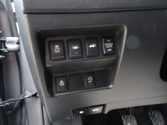 Fahrzeugabbildung Nissan X-Trail N-Connecta/68TKM/7-Sitz/Navi/Pano/360Kam