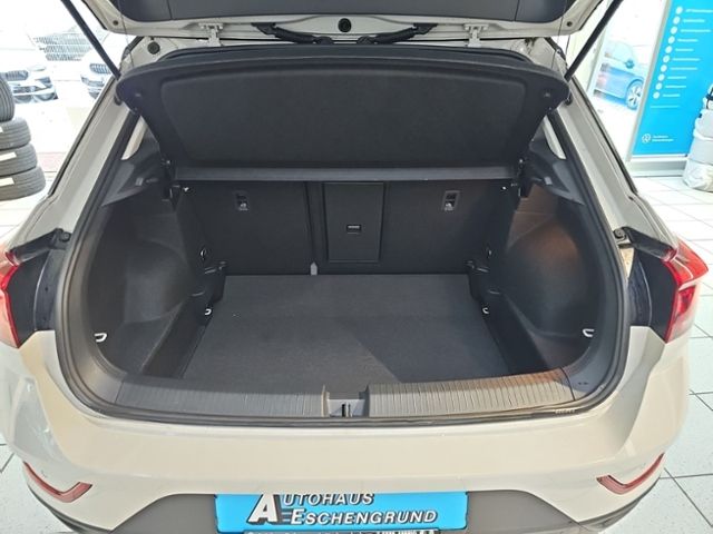 Fahrzeugabbildung Volkswagen T-Roc 1.5 TSI Life KLIMA SHZ PDC LM18 VORB.NAVI