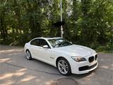 BMW F01 740i - BMW: 7 F01