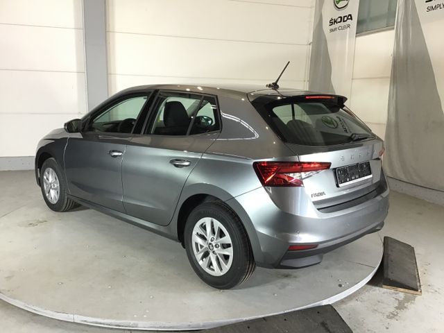 Fahrzeugabbildung Skoda Fabia Selection 1.0 TSI LED/Kamera/Tempo/SHZ/DAB