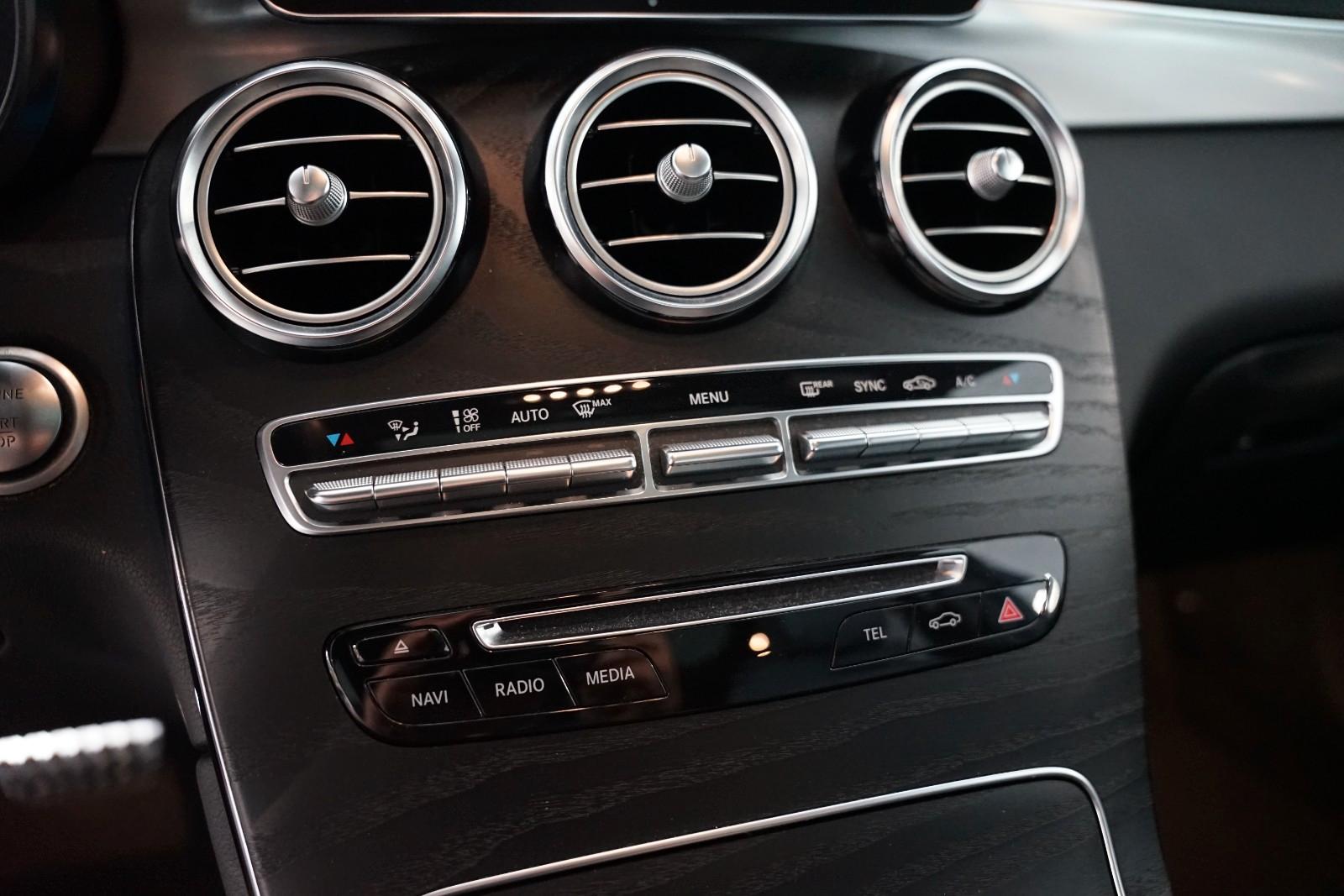 Mercedes-Benz GLC 300 4Matic | AMG | Comand | Pano | AHK