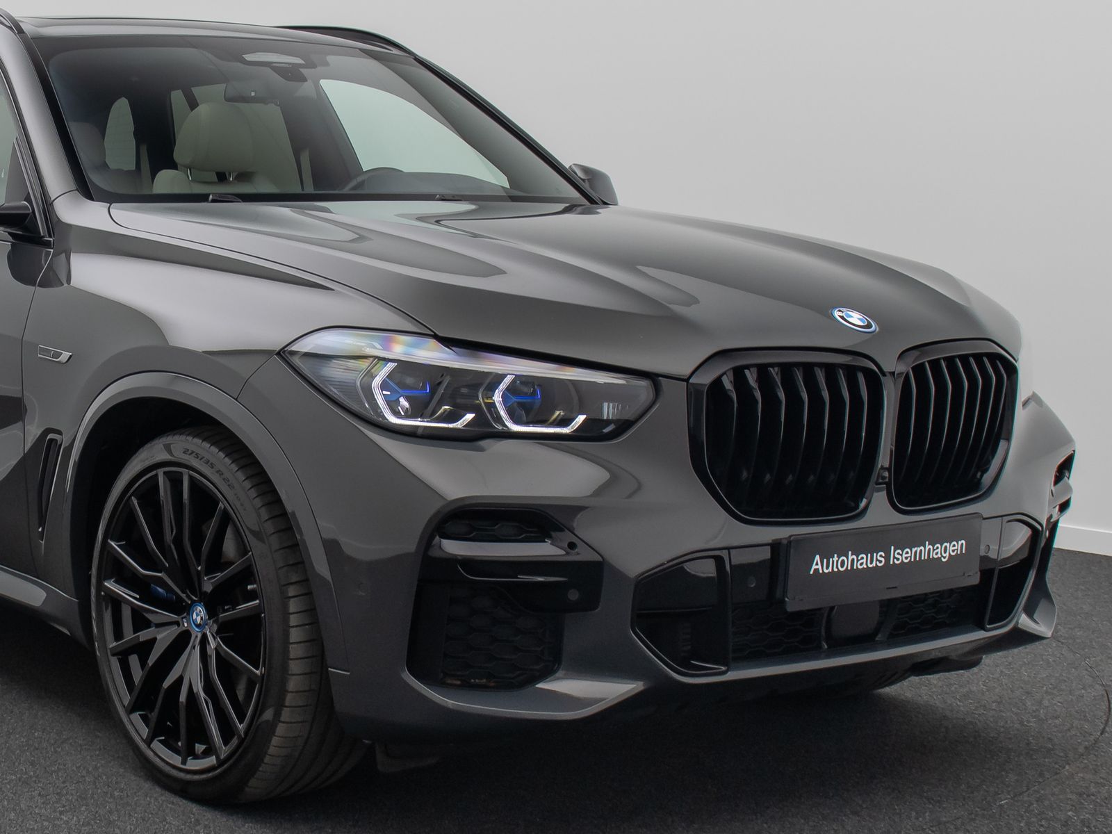 Fahrzeugabbildung BMW X5 xD45e M Sport Kamera Laser Panorama HUD H/K