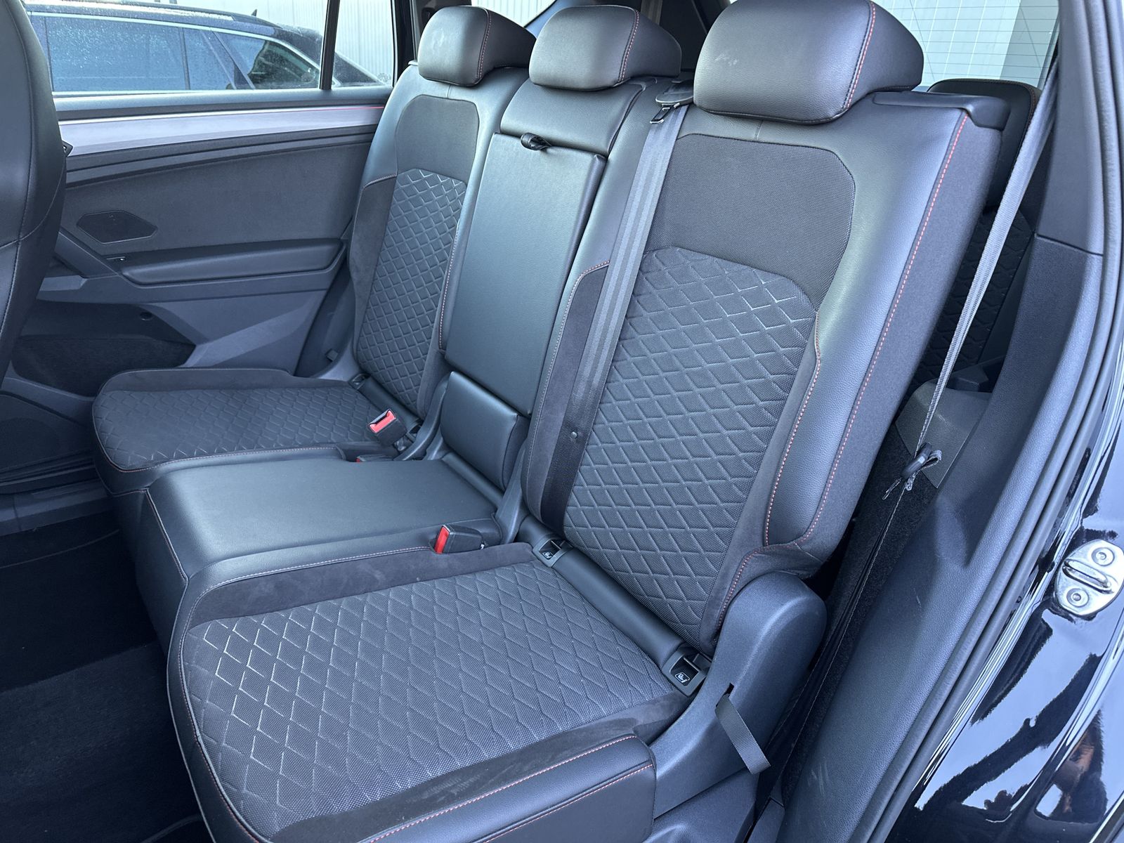 Fahrzeugabbildung SEAT Tarraco 2.0 TDI FR 7-Sitzer NAV+LED+PANO+VC+19ZO