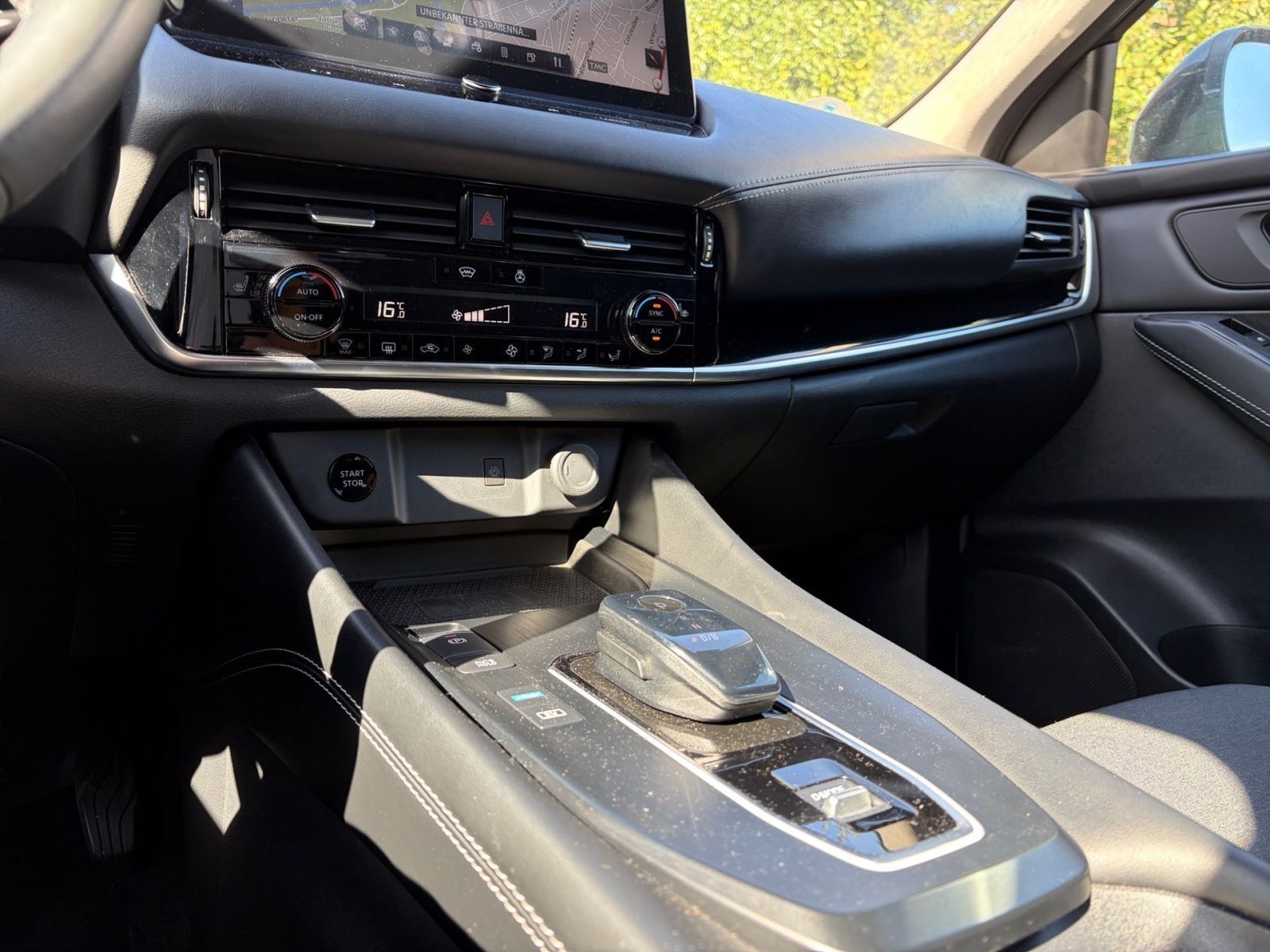 Fahrzeugabbildung Nissan Qashqai 1.5 VC-T Black Edition e-Power*360°Kamer