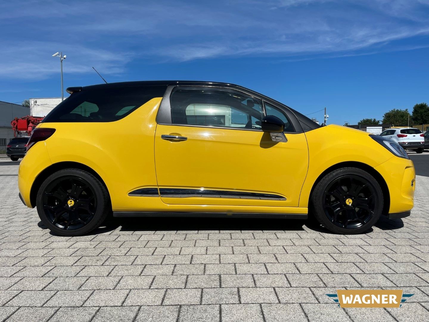 Fahrzeugabbildung Citroën DS3 SportChic Klimaautomatik Bi-Xenon Sportsitze