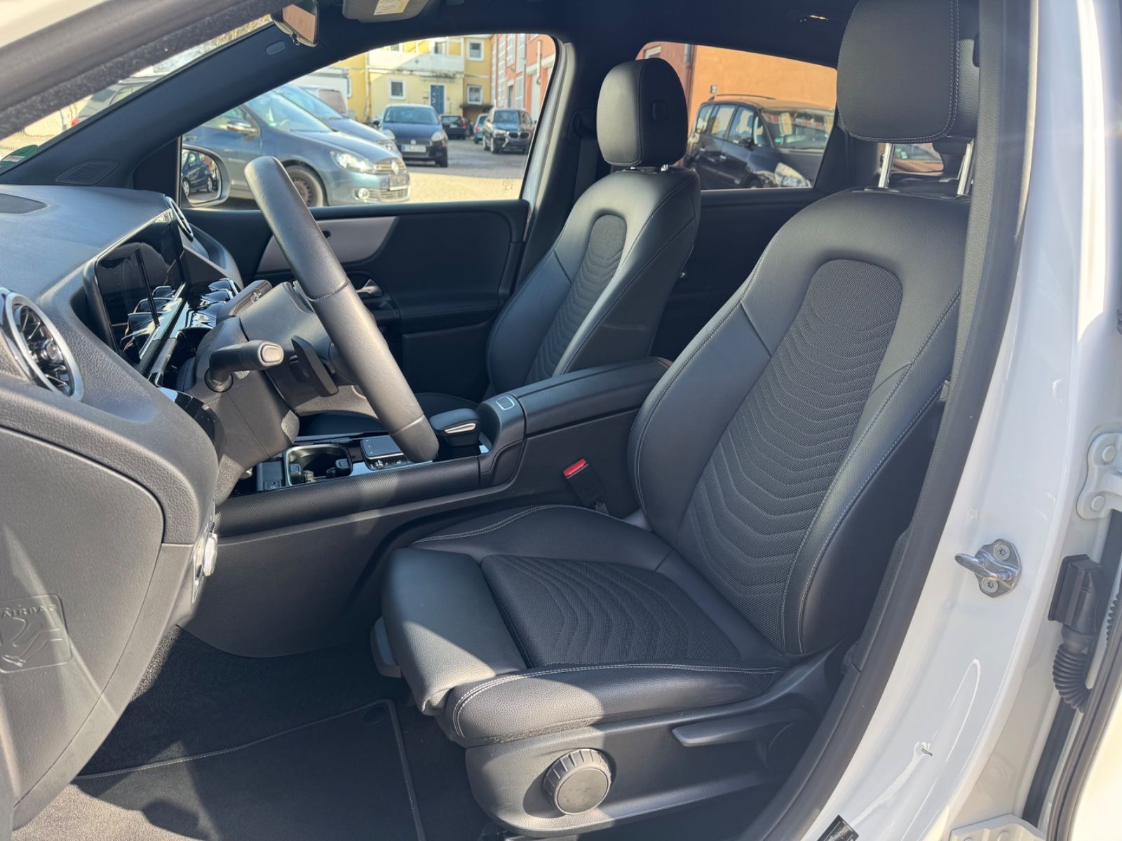 Mercedes-Benz B 250e LED/Navi/Kam/Leder/Spur&Park-Ass./SZH/18" foto 4