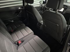 Fahrzeugabbildung Volkswagen Touran 1.5 TSI Comfortline --AHK/ RearView/ LED