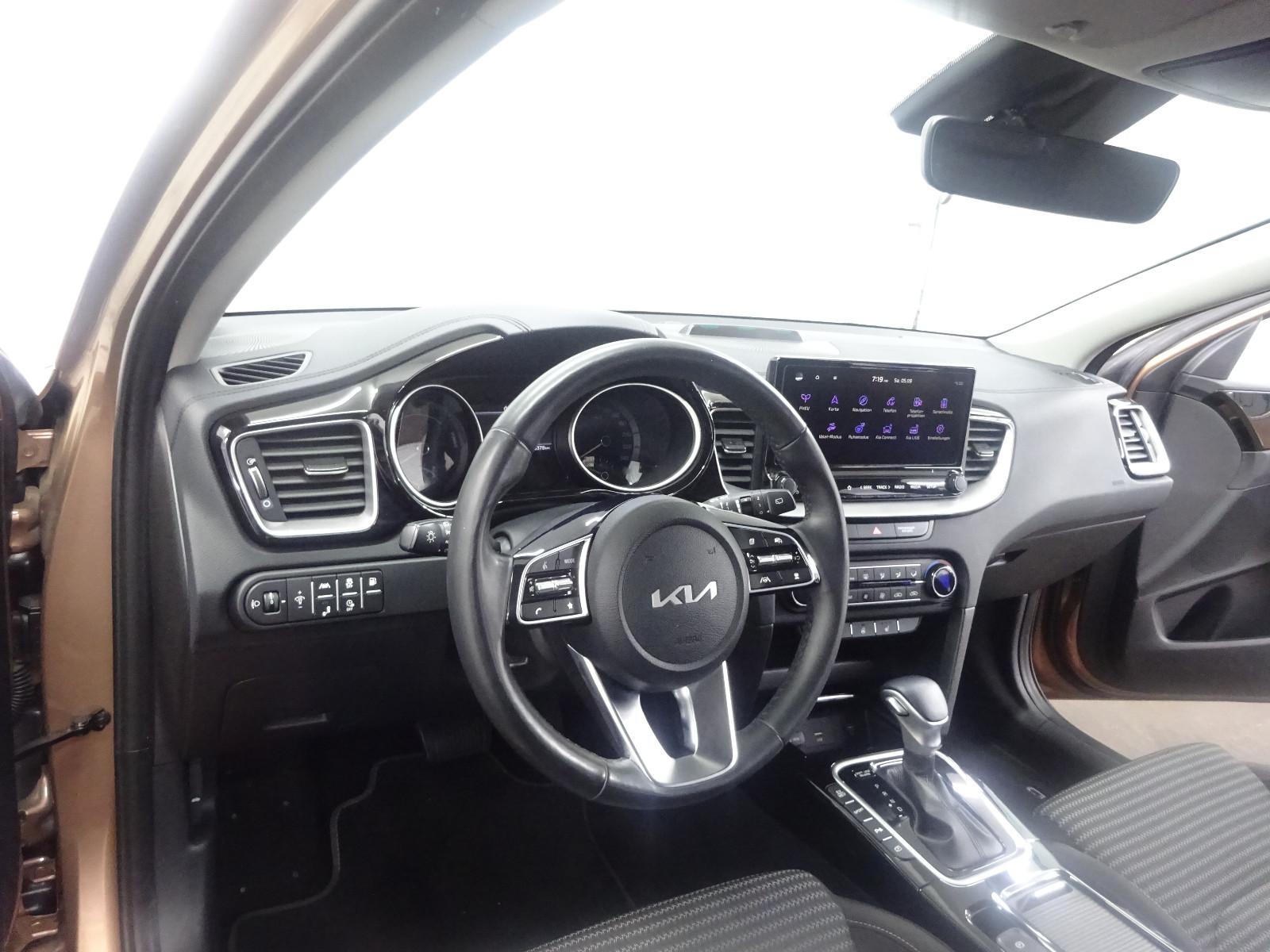 Kia cee'd SW 1.6 GDI PHEV Spirit DCT ACC/LED/Kamera