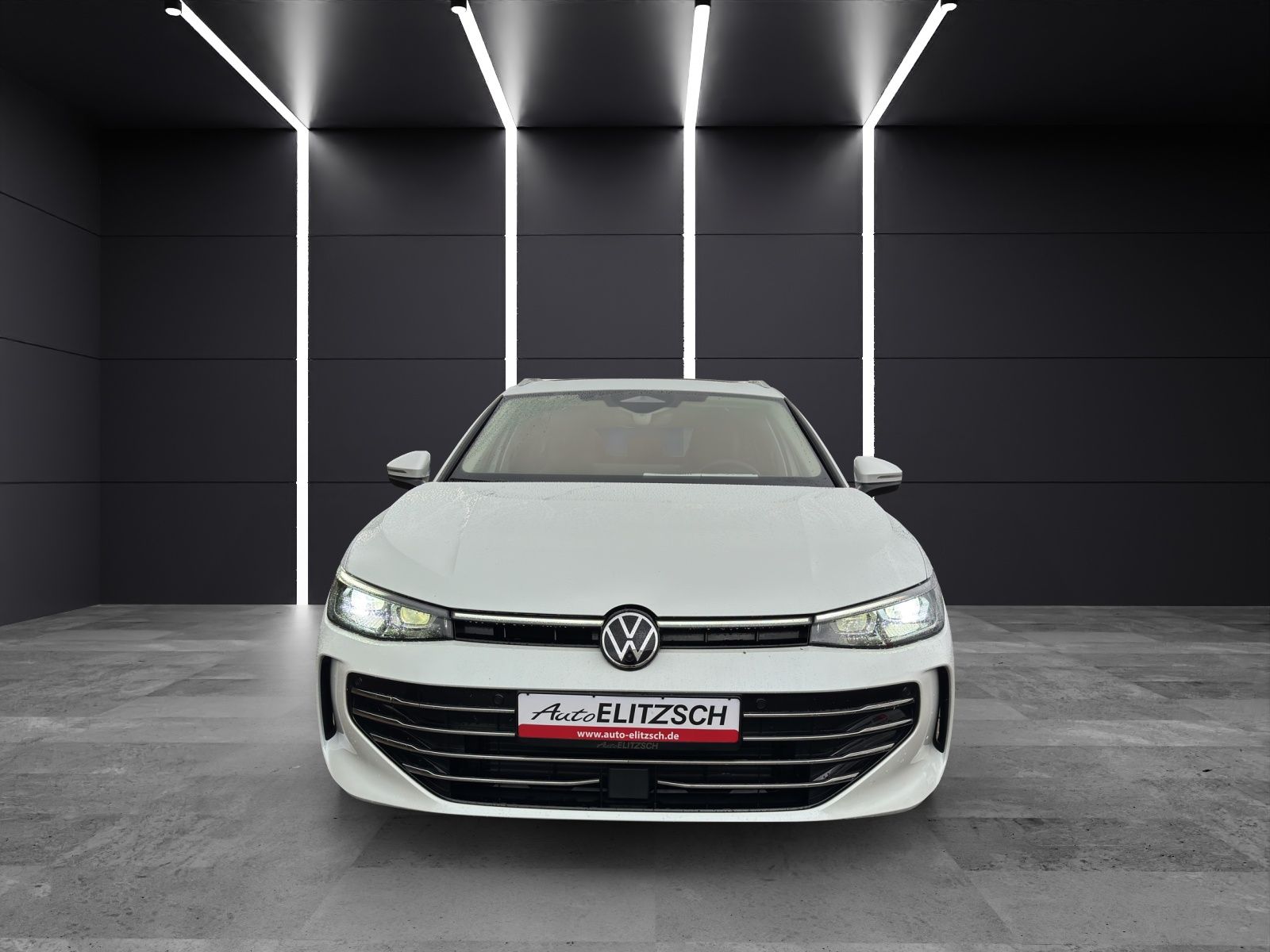 Fahrzeugabbildung Volkswagen Passat TDI Elegance DSG Matrix Standhzg AHK Navi