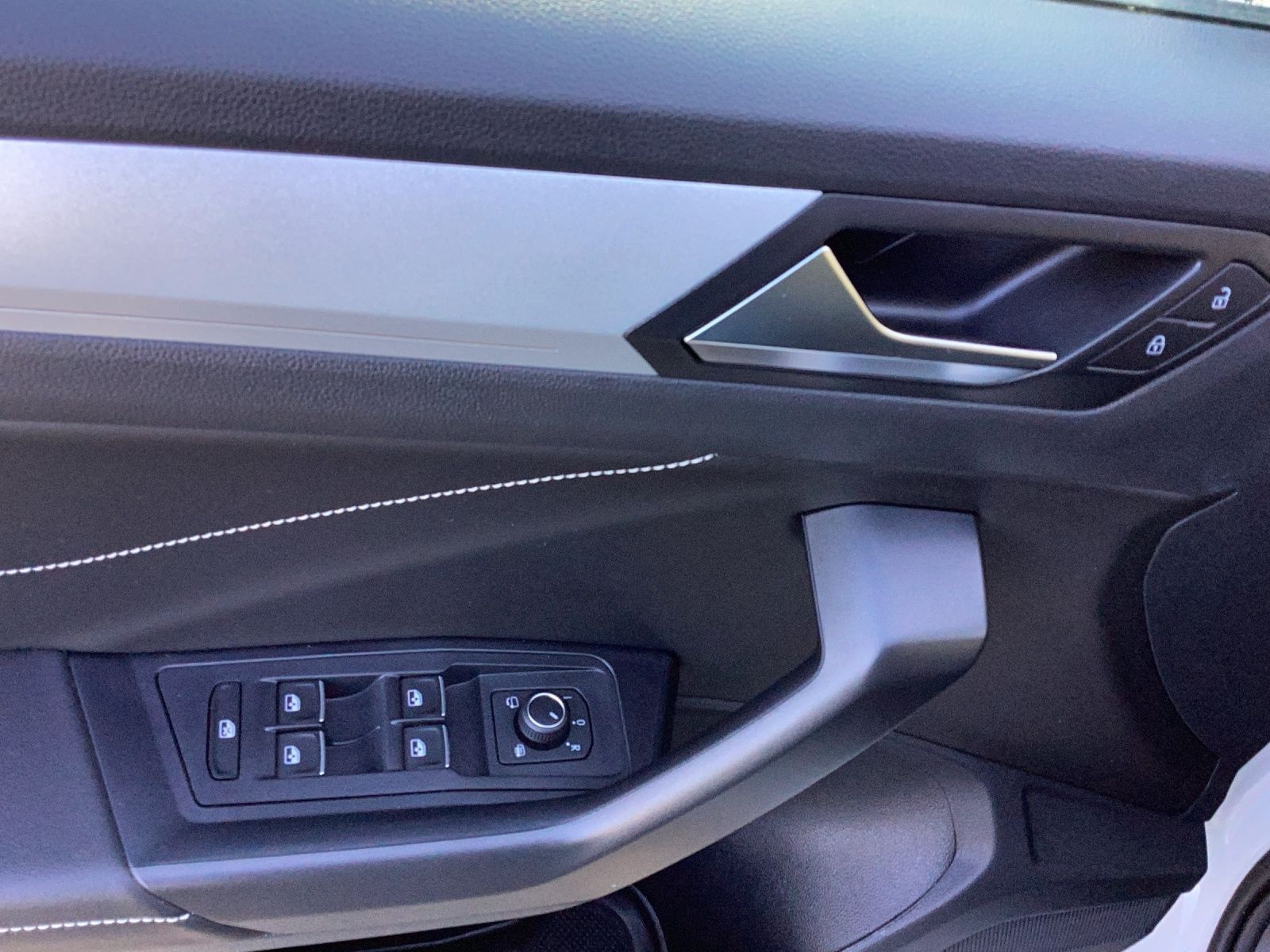 Volkswagen T-Roc - Bild 8