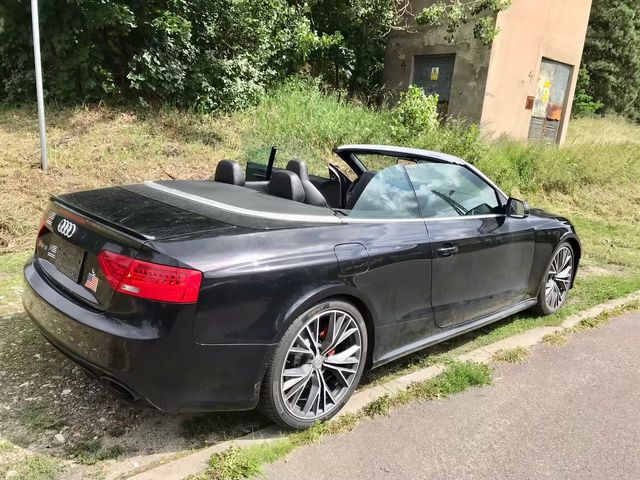 Audi RS5 cabrio v8 450ps