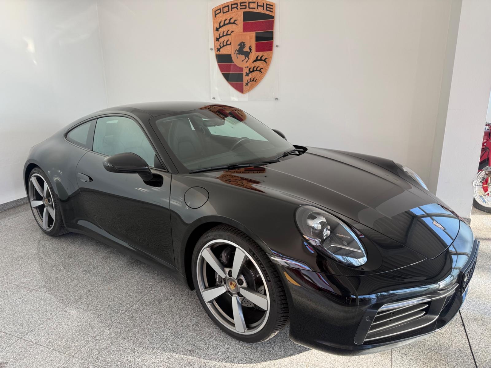 Porsche 992 Coupé- Approved  - Vollleder- 21 Zoll