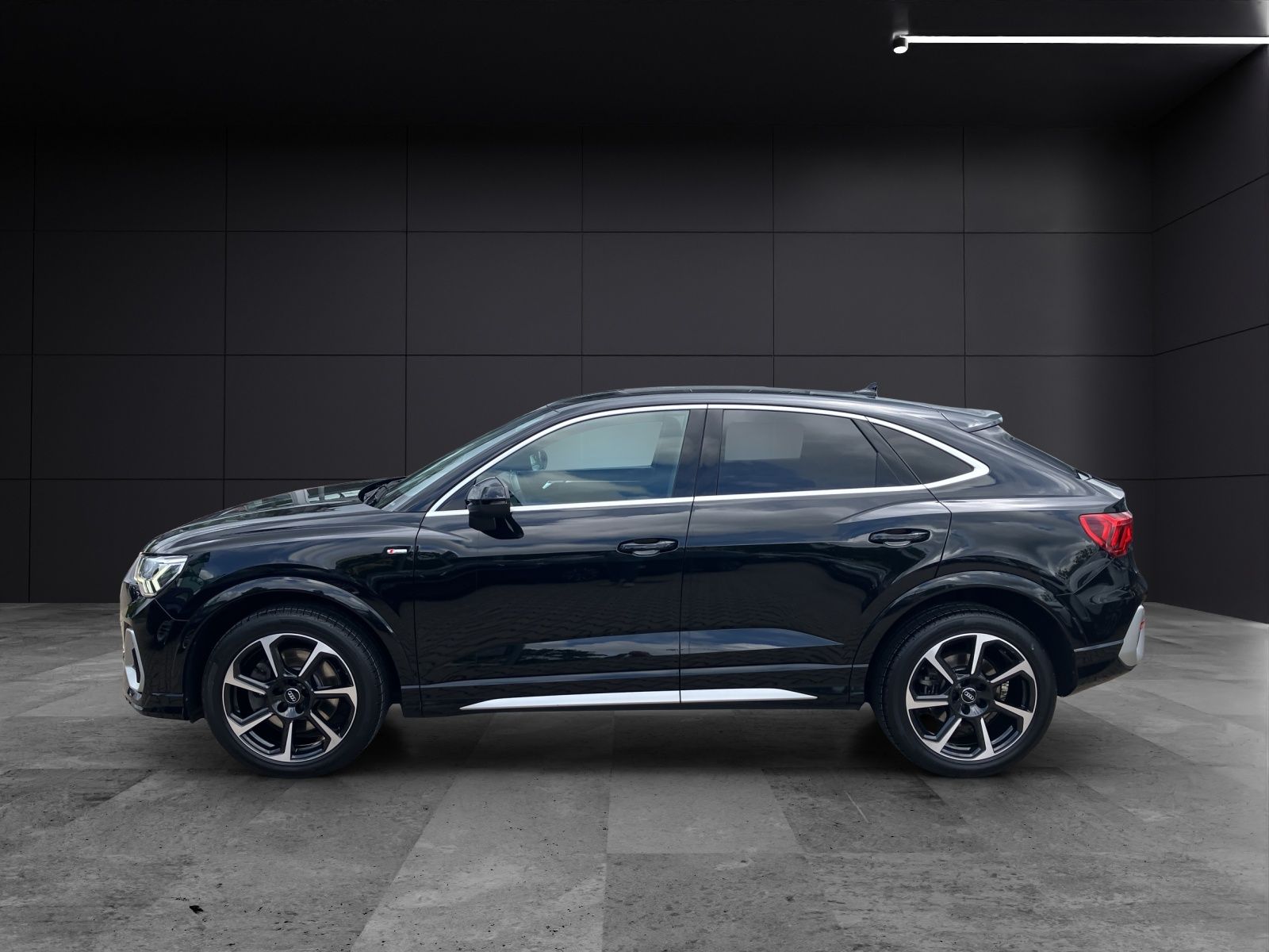 Fahrzeugabbildung Audi Q3 Sportback 45 TFSI quattro S line LED virtual
