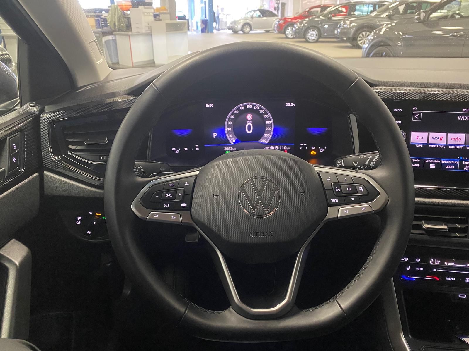 Fahrzeugabbildung Volkswagen Taigo 1.5 16V TSI ACT Life+APP+MATRIX+ALLWETTER+