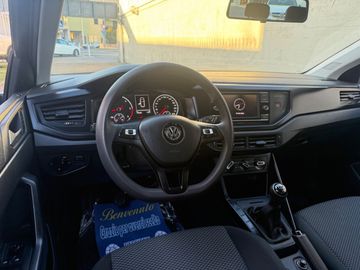 Volkswagen Polo - 11
