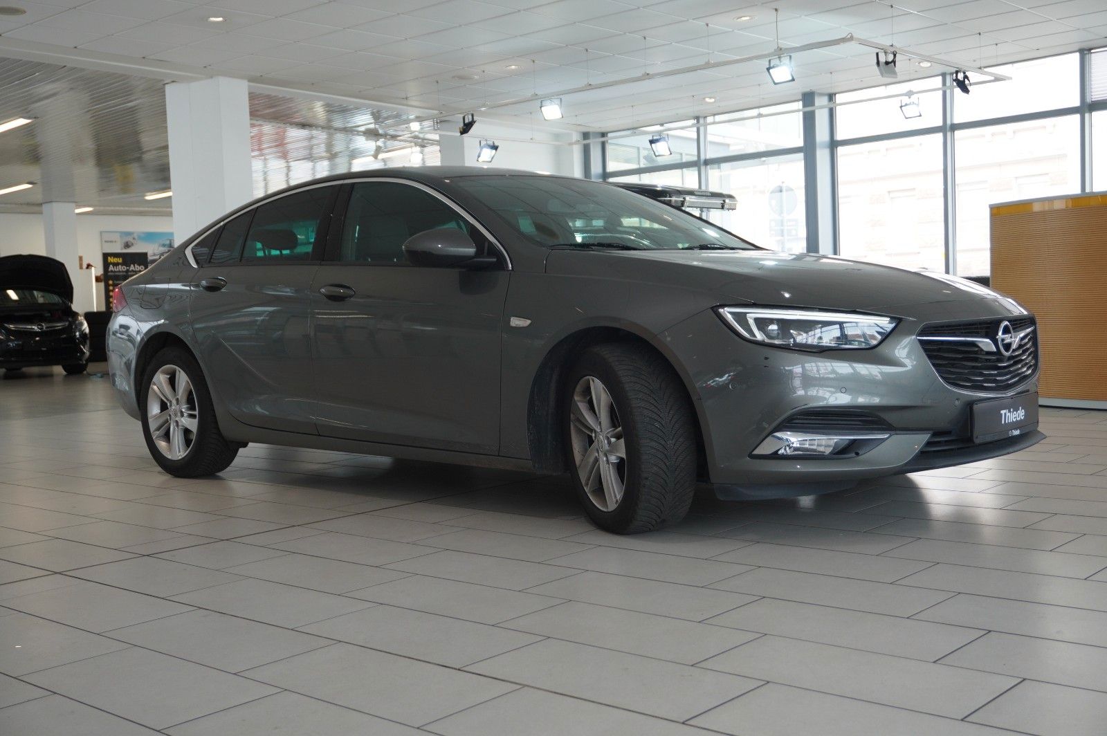 Fahrzeugabbildung Opel Insignia B GS 2.0D DYNAMIC NAVI/LED/KAMERA/AHK