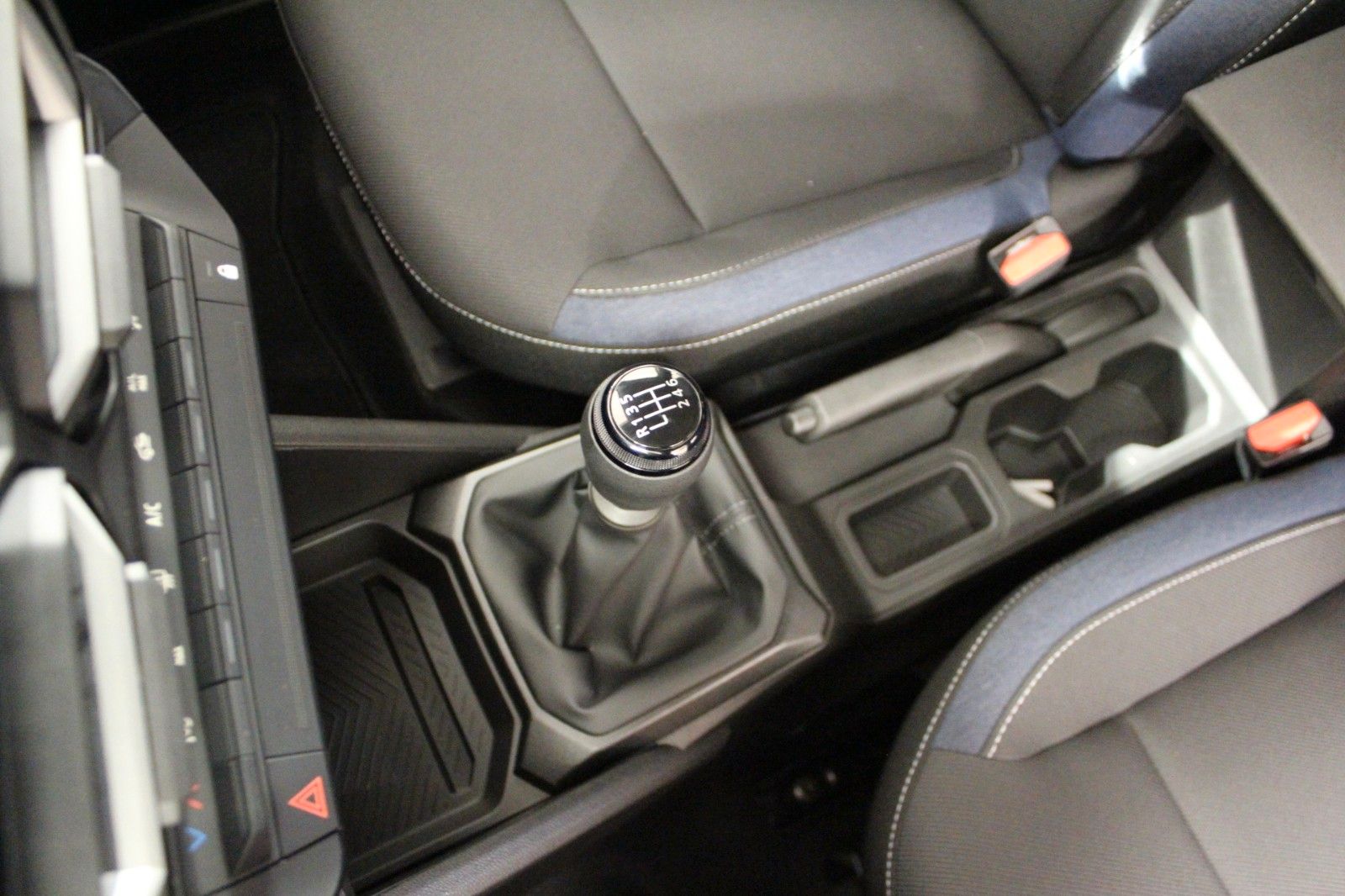 Fahrzeugabbildung Dacia Duster mild hybrid 140 Expression*Winterp.*MY 26