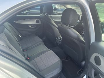 Mercedes E 200 - 11