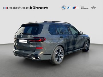 BMW X7 - 7
