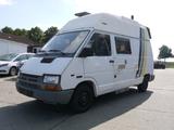 Renault Trafic/Wohnmobil-Umbau - Renault Trafic mit Benzin-Antrieb