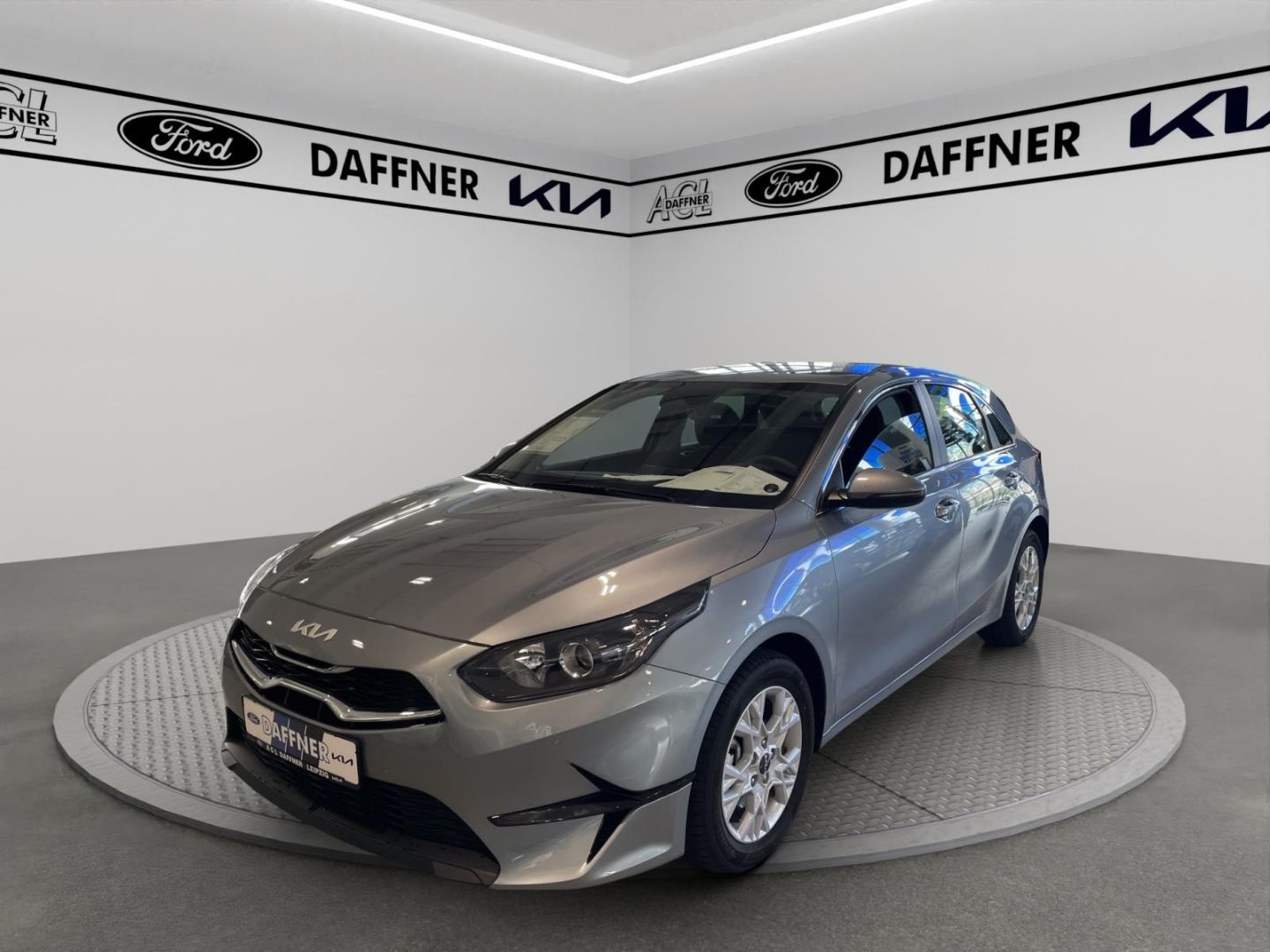 Fahrzeugabbildung Kia Ceed Ultimate Edition Kamera totWinkASS Navi
