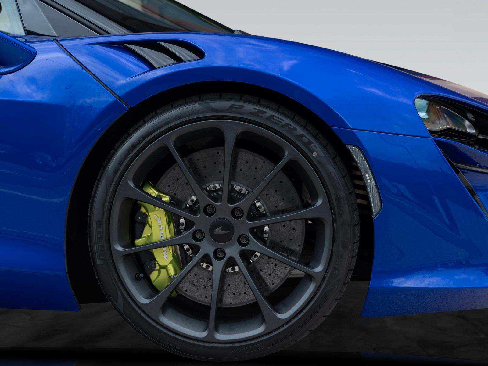 McLaren Artura Spider | Tanzanite Blue