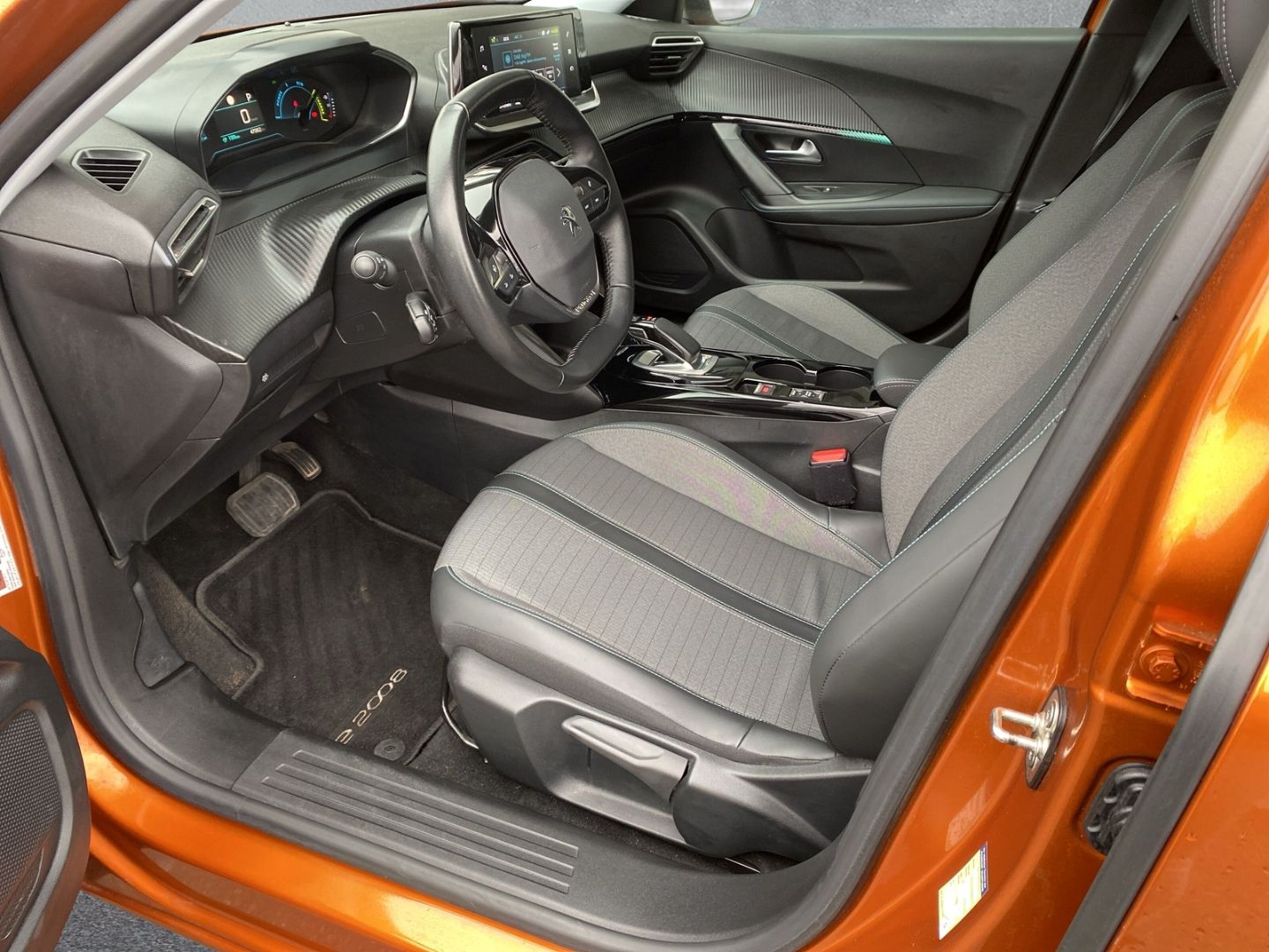 Fahrzeugabbildung Peugeot 2008 e- Allure Elektromotor 136 *Navi*Kamera*Sit