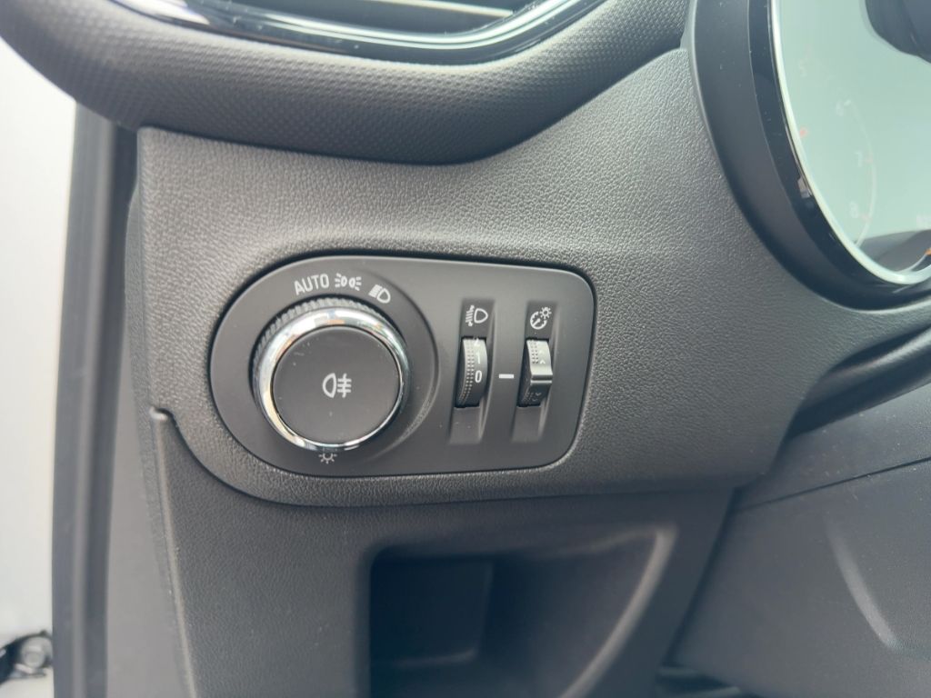 Fahrzeugabbildung Opel Crossland Turbo Enjoy, Allwetterreifen, Navigati