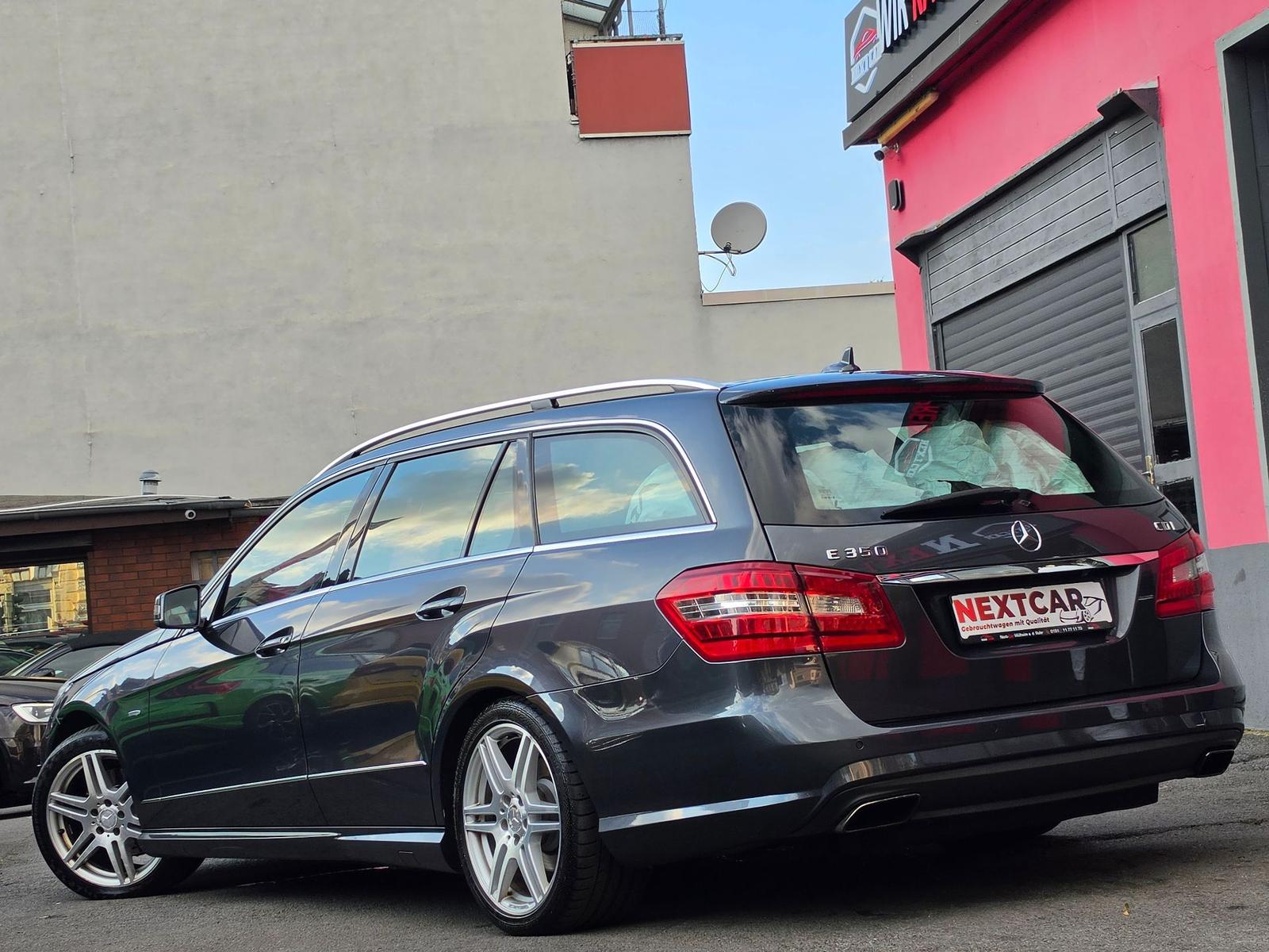 Mercedes-Benz E350 2011 — photo 42