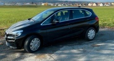 BMW 2er Active Tourer Advantage 218i schwarz