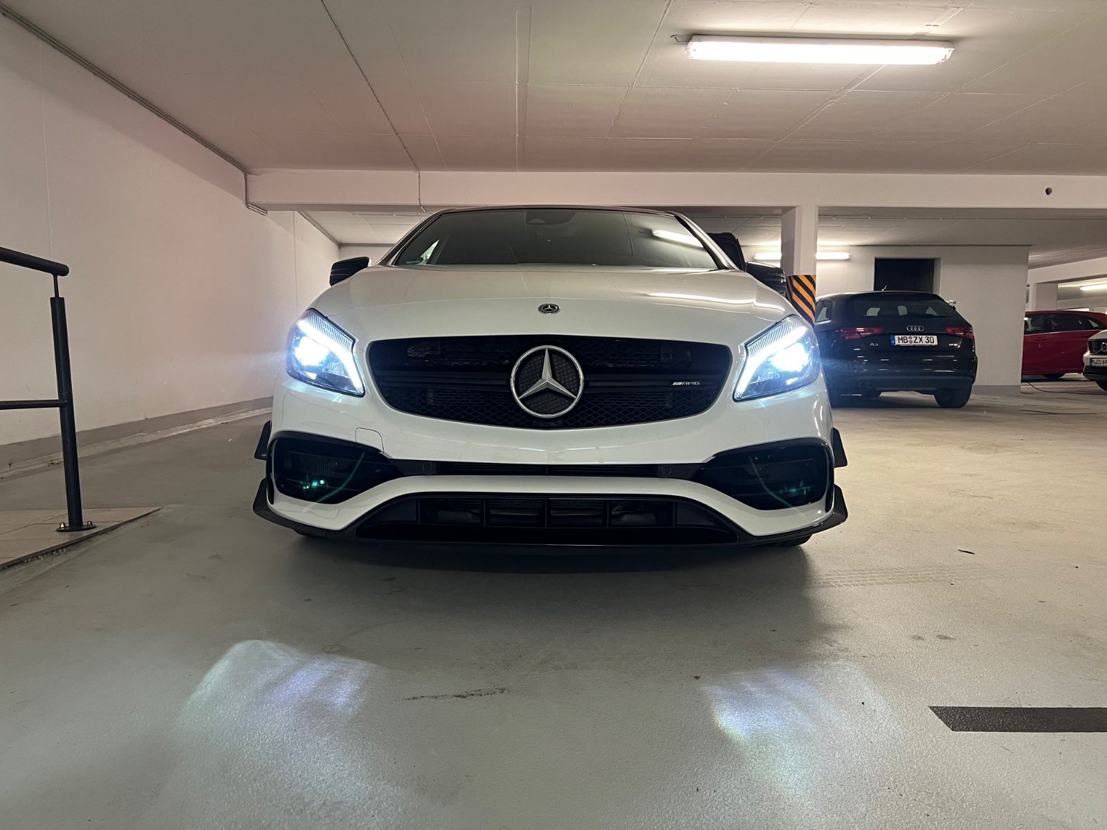 MERCEDES-BENZ A 45 AMG Mercedes-AMG A 45 4MATIC DCT Merced...