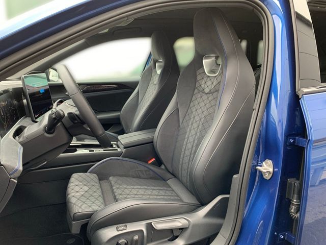 Passat Variant 1.5 TSI eHybrid DSG R-LINE +AHK+