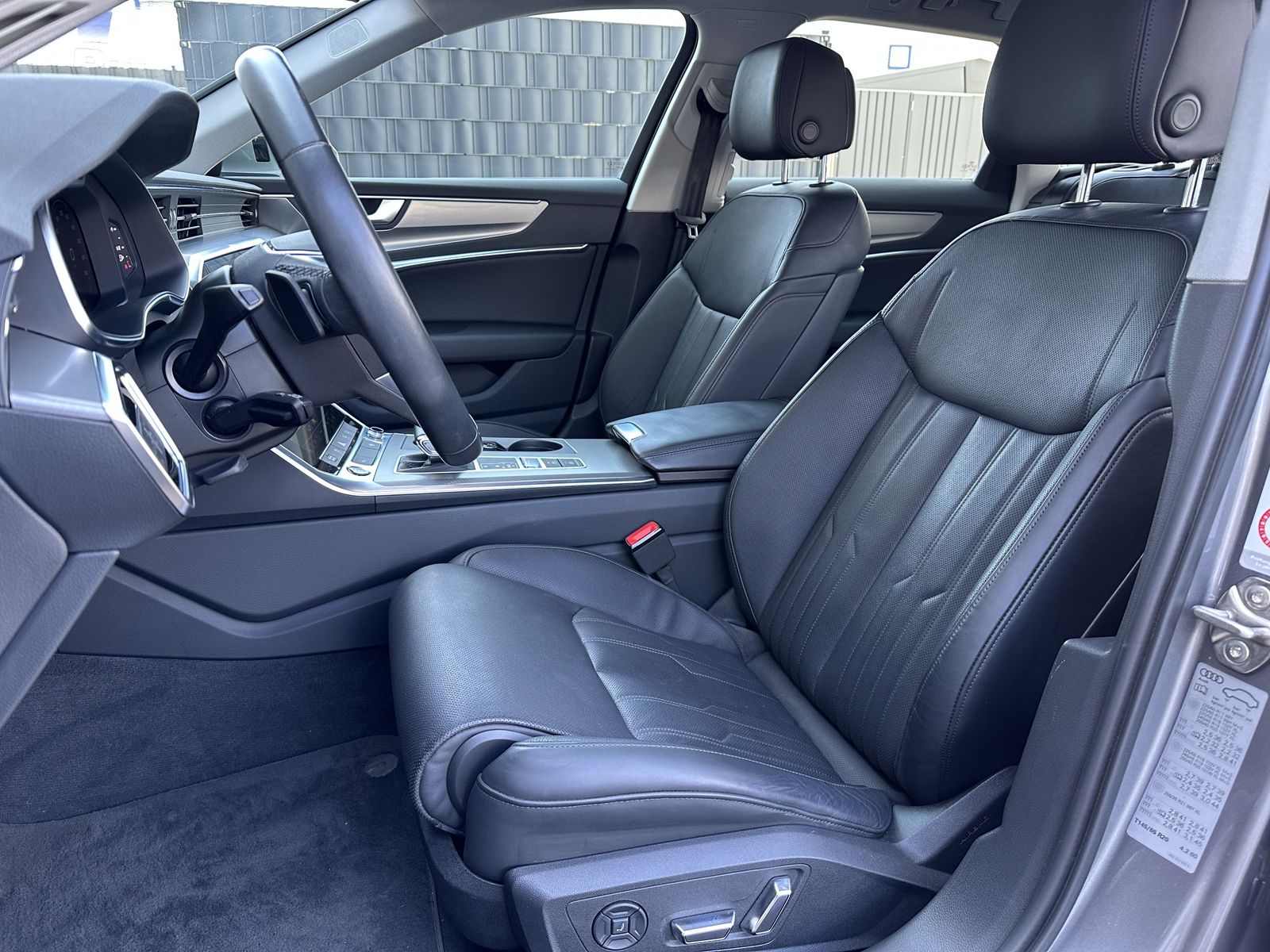 Fahrzeugabbildung Audi A6 Avant 40 TDI Sport NAV+LED+AHK+B&O+HUD+KAM+VC