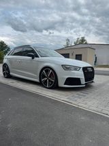 Audi  - RS3 Sportback - wenig km - voll - 8Fach - - Audi: RS 8