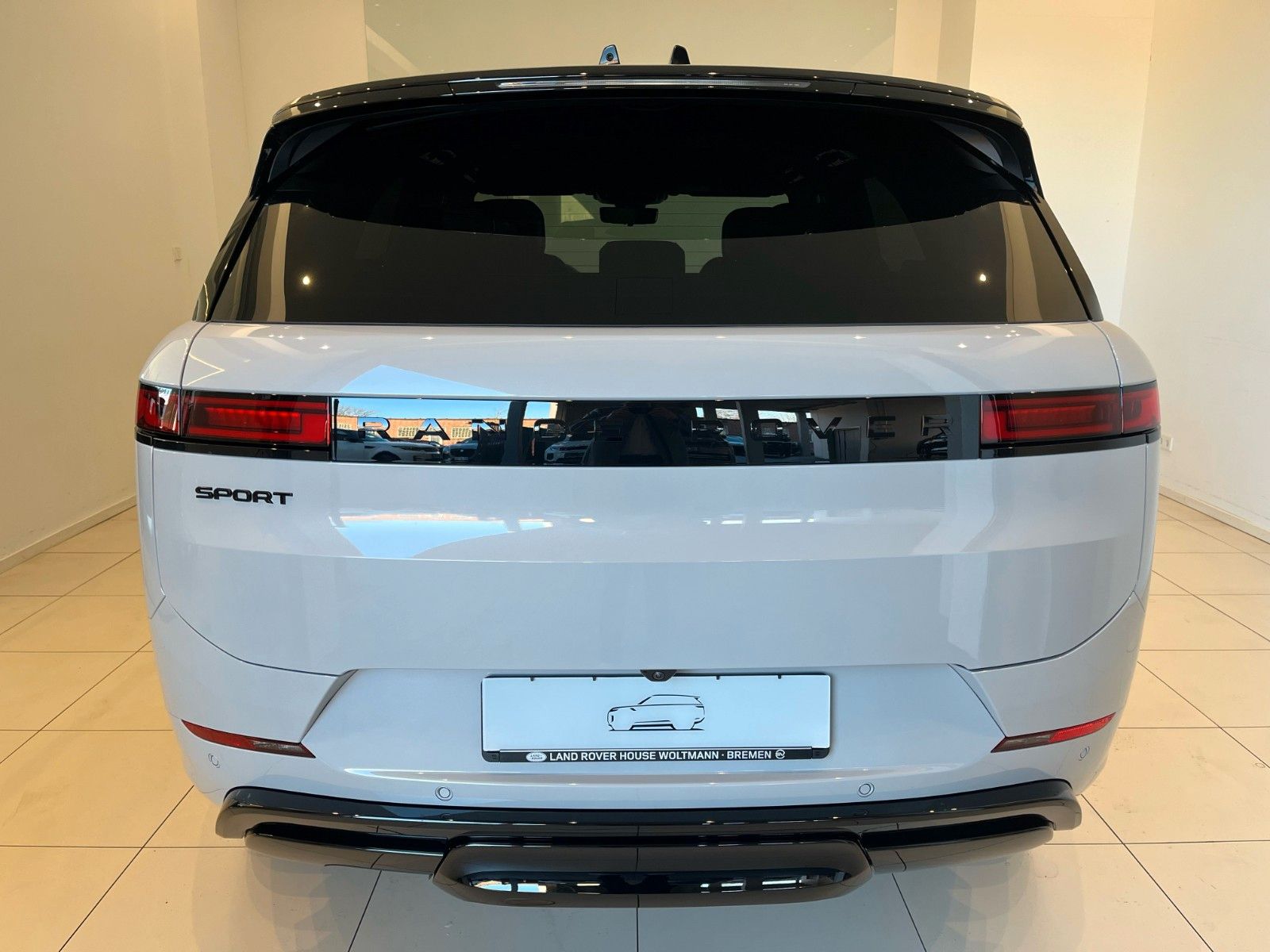 Fahrzeugabbildung Land Rover Range Rover Sport  D300 Dyn.HSE AHK & Black Pack