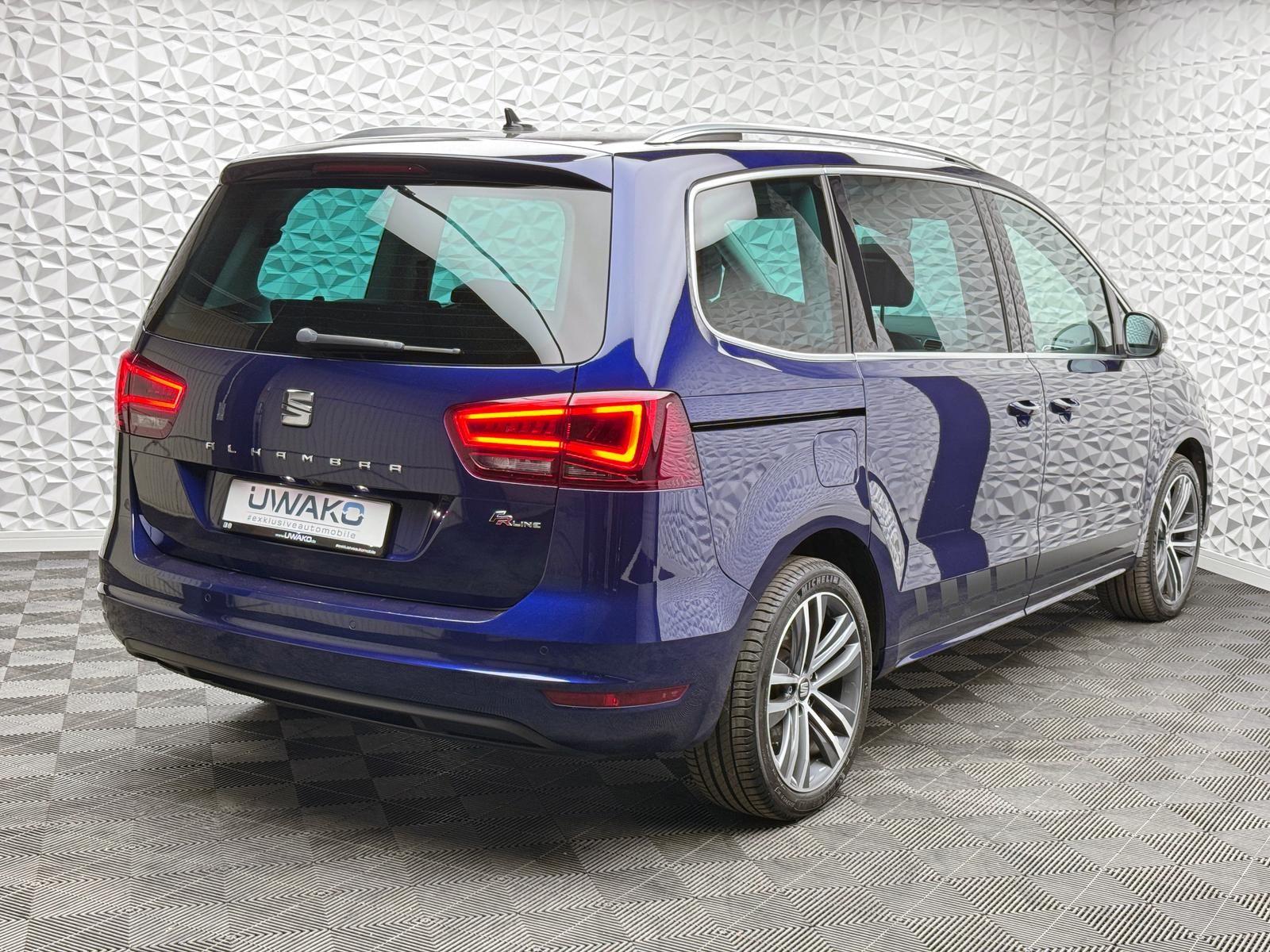Fahrzeugabbildung SEAT 2.0 TDI FR-LINE/7-SITZE/PANO/AHK/STDHZ/MRY/E-TÜR