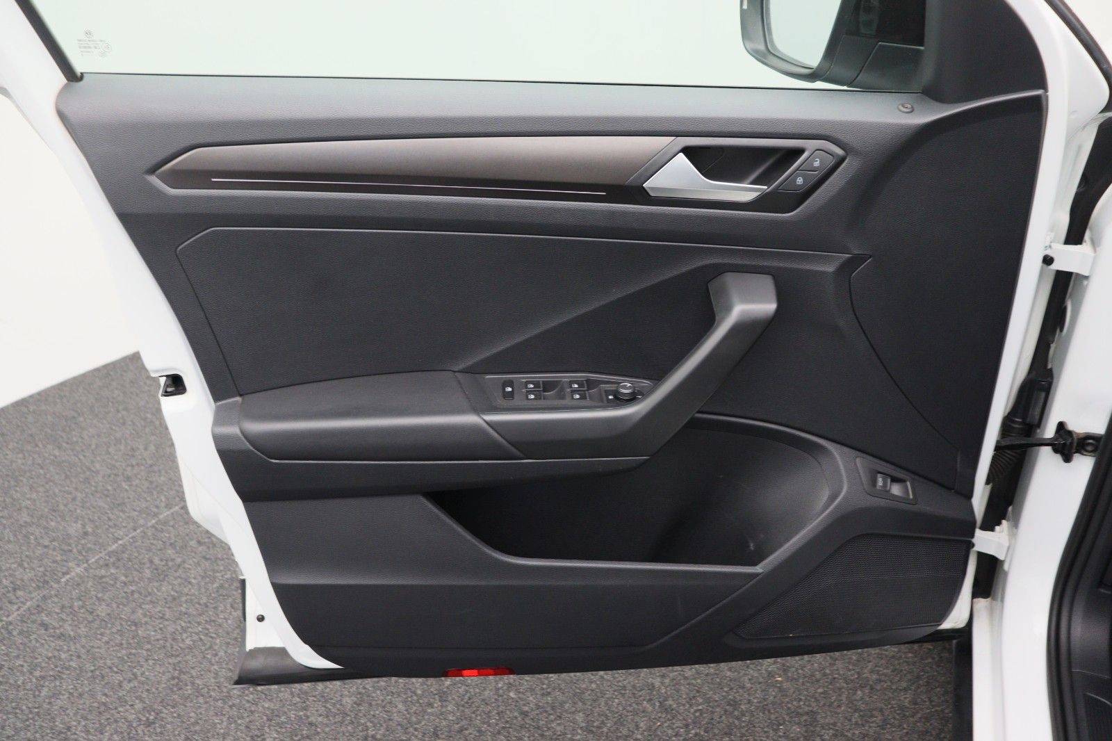 Fahrzeugabbildung Volkswagen T-Roc 2.0 TDI  ACC Navi Kamera LEDER LED