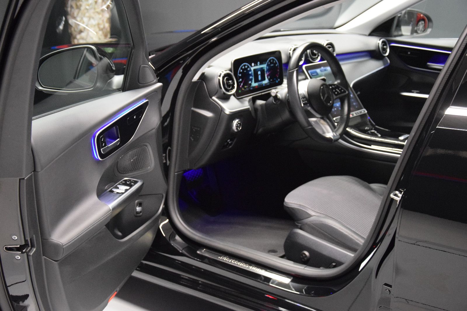 Fahrzeugabbildung Mercedes-Benz C 180 T-Modell Avantgarde MBUX Ambiente Kamera