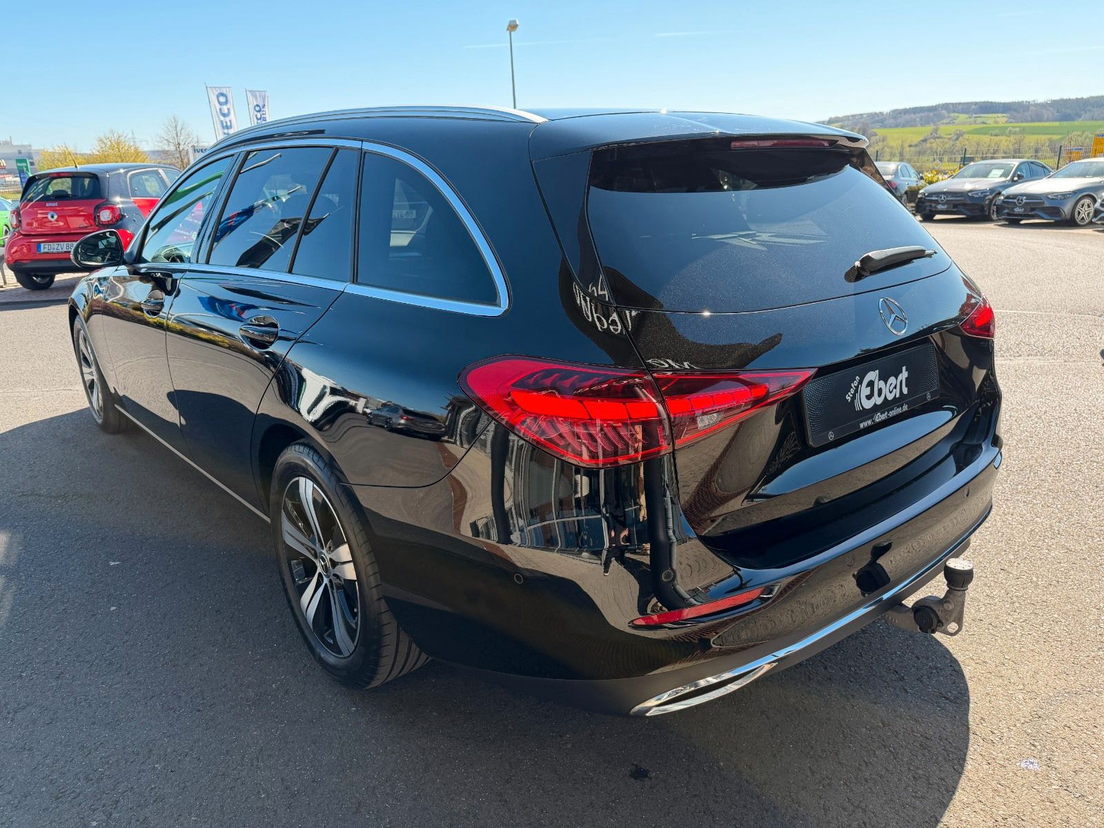 Fahrzeugabbildung Mercedes-Benz C 200d T Avantgarde+AHK+Distr+RKamera+LED+IHC