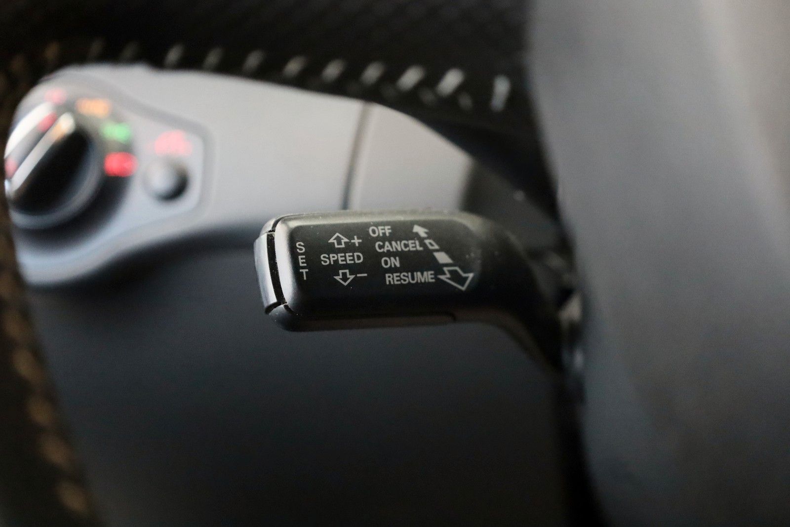 Fahrzeugabbildung Audi A4 Avant S line T.Leder,Navi,Xenon,SH.PDC