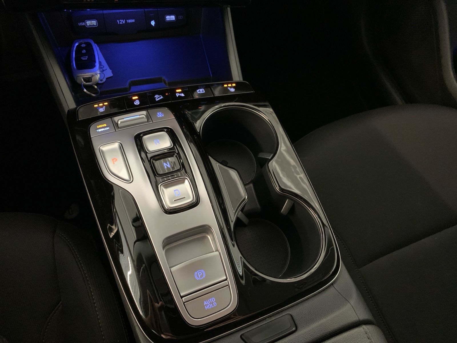 Fahrzeugabbildung Hyundai TUCSON 1.6 T-GDI Trend Plug-In Hybrid 4WD LED