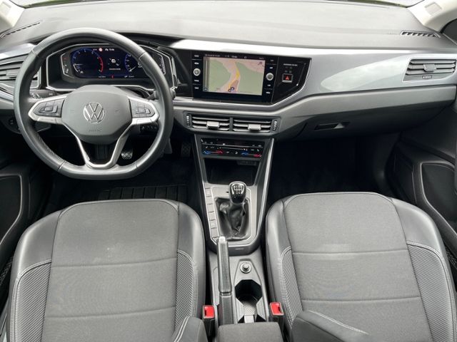 Fahrzeugabbildung Volkswagen Taigo Style 1.0 TSI KLIMA LED NAVI LEDER ALU