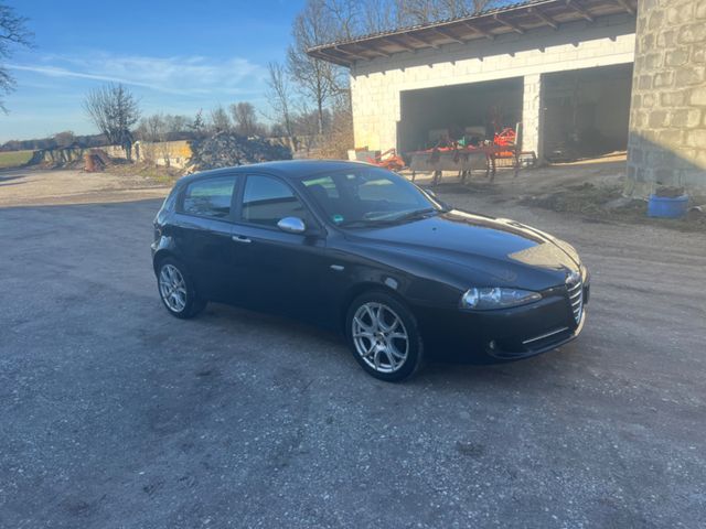 Alfa Romeo Alfa 147 1,6 BENZIN BJ-2009 KLIMA EURO 4 KAT