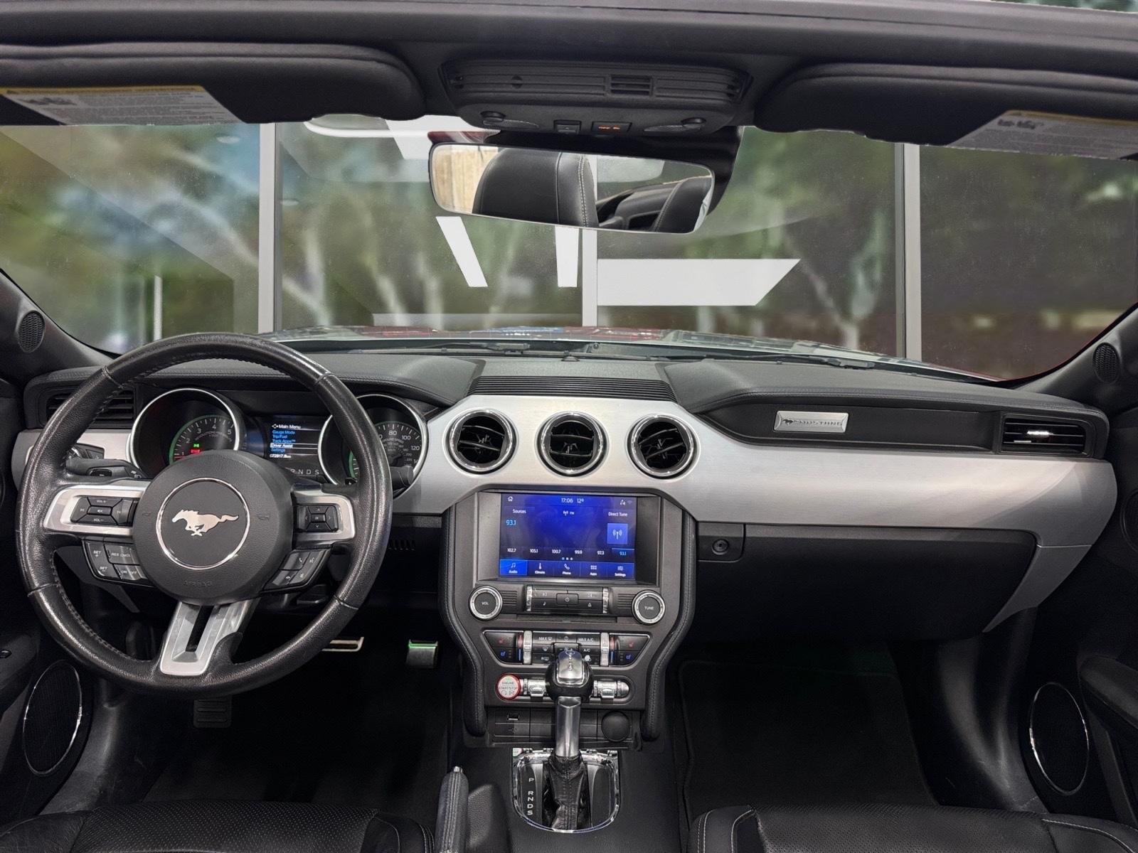 Ford Mustang Cabrio 2.3 Aut., Inspektion Neu