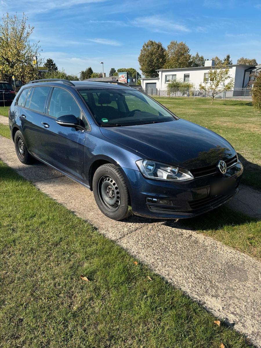 Volkswagen Golf 2014 — rear view