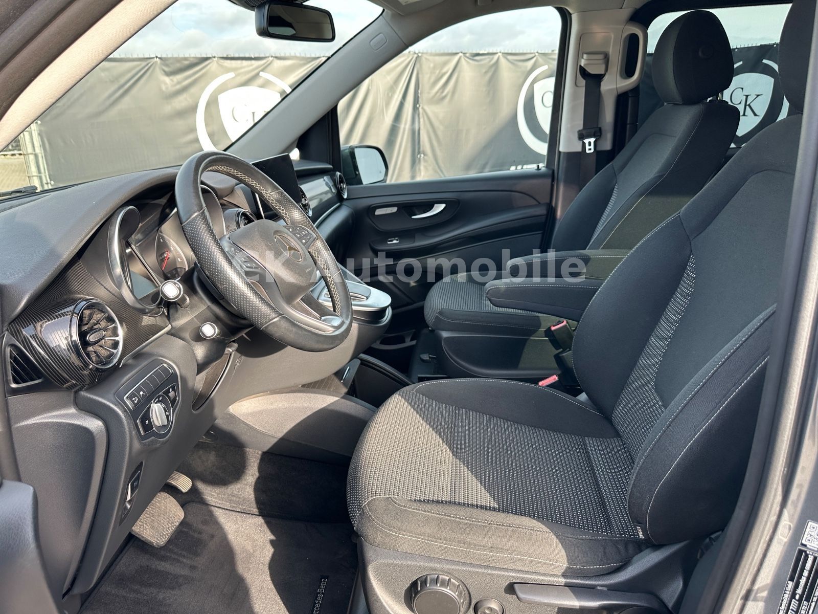 Fahrzeugabbildung Mercedes-Benz V 250d EDITION 4MATIC lang/7 Sitze/Navi/LED/AHK