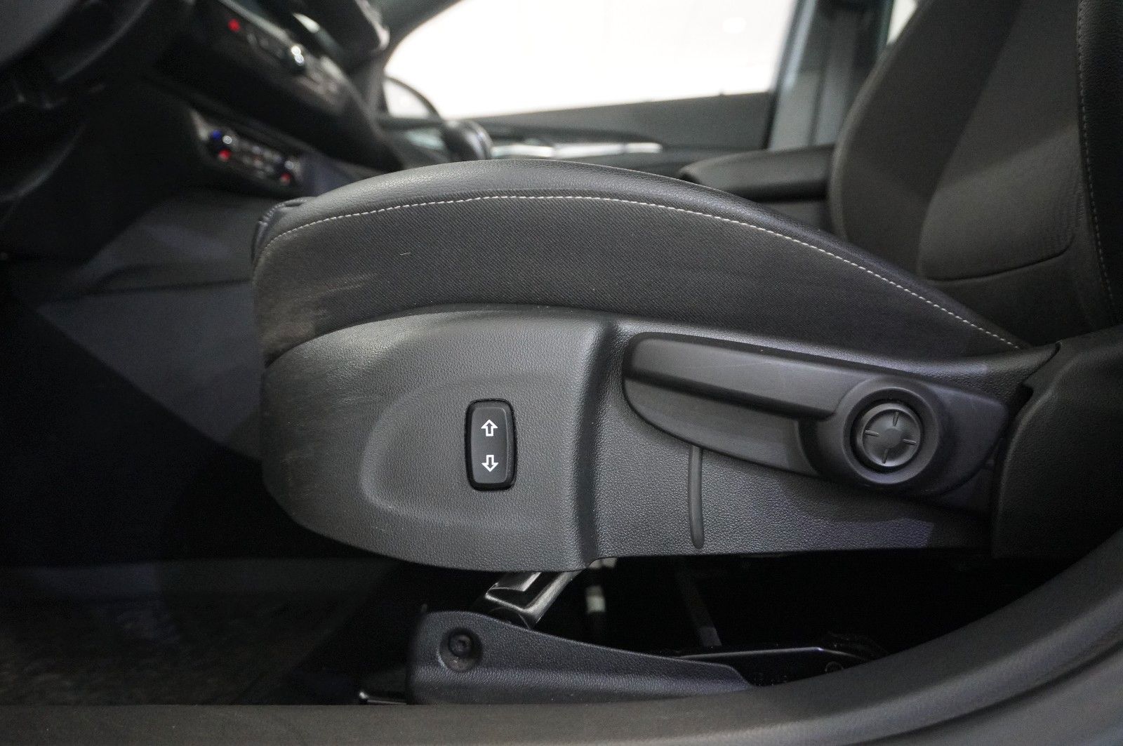 Fahrzeugabbildung Opel Insignia B ST 2.0D INNOV. NAVI/LED/KAMERA/AHK