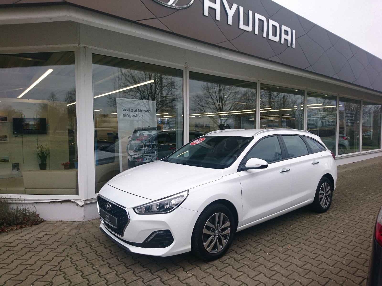 Fahrzeugabbildung Hyundai i30 Kombi 1.6CRDi 136PS TREND NAVI Komfortpaket